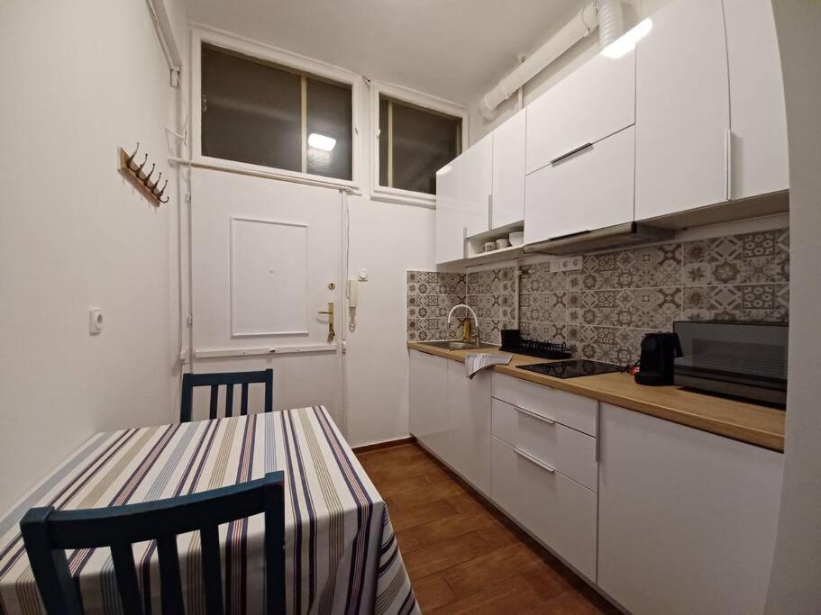 Hero'S Square Apartment Budapest Eksteriør bilde